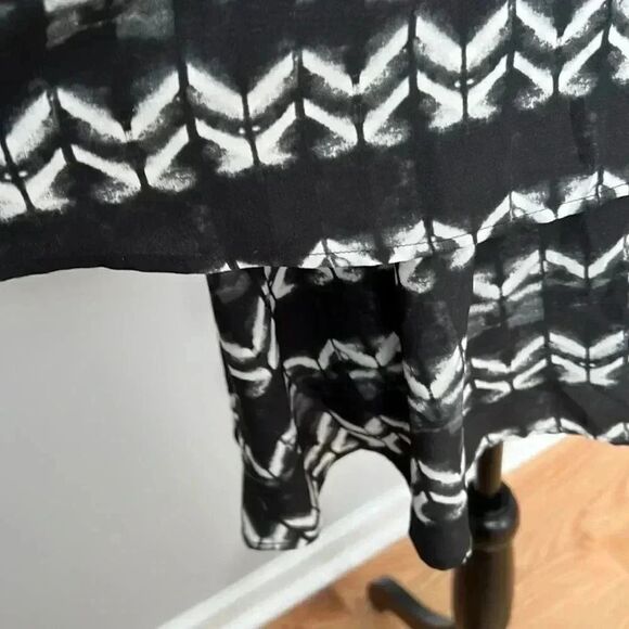 NWT Black and White Merona top - Picture 3 of 10